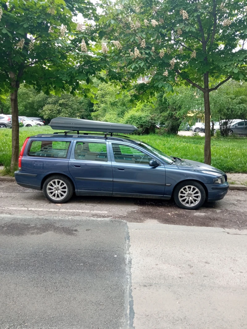 Volvo V70 2.4 D5, снимка 2 - Автомобили и джипове - 52405741