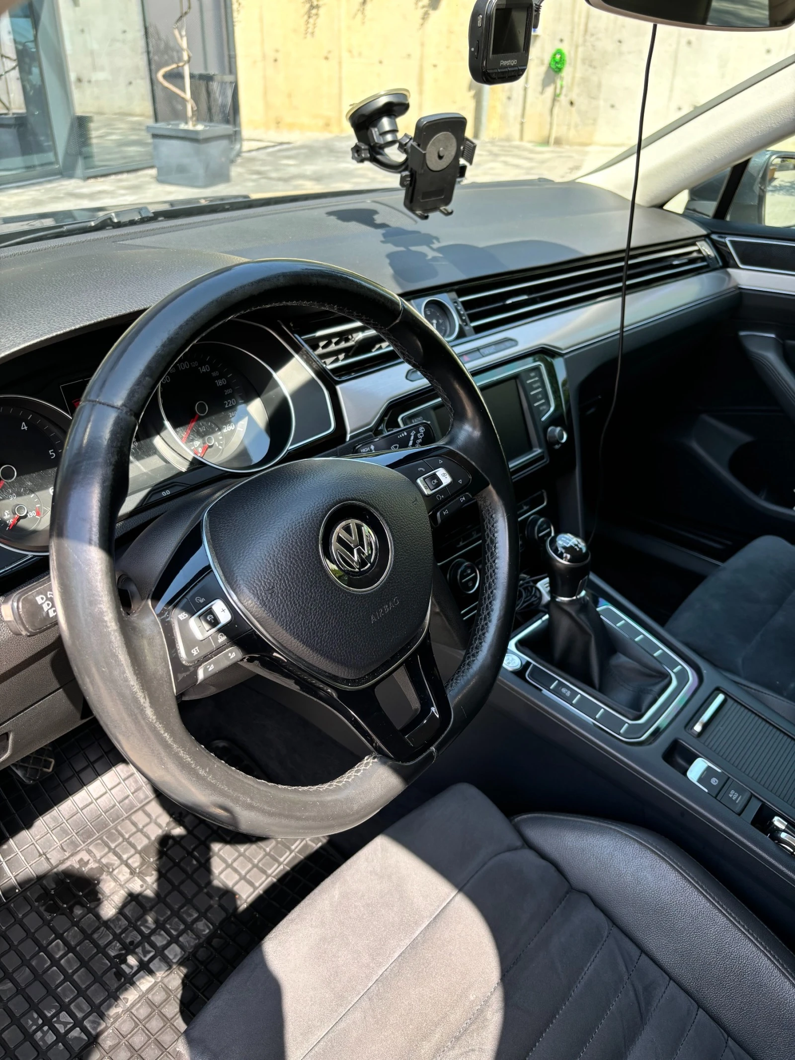 VW Passat 2.0 TDI | Mobile.bg — изображение 12
