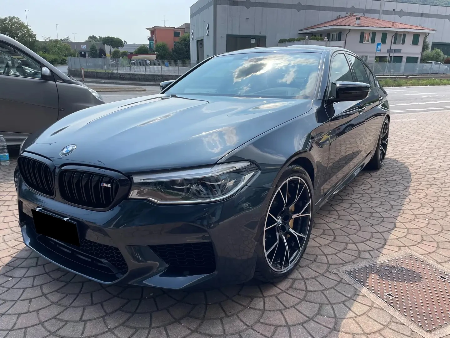 BMW M5 Competition 4.4 V8 xDrive  - изображение 2