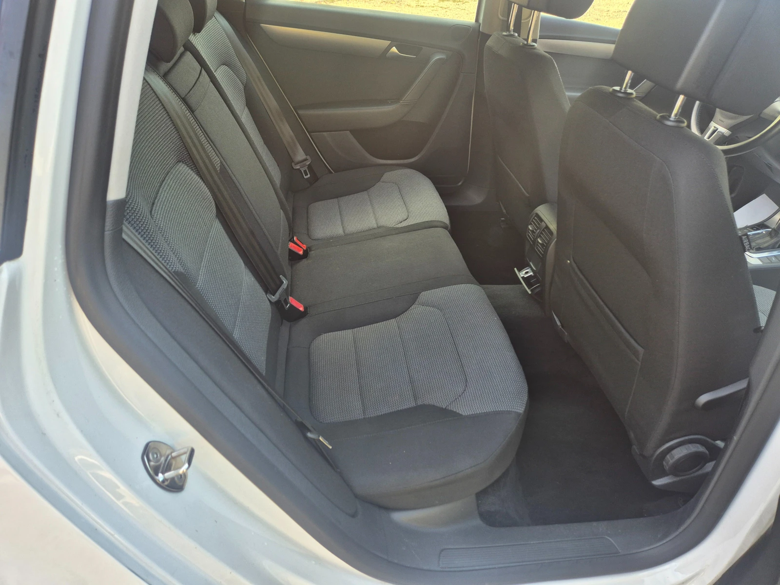 VW Passat 2.0 TDI, автомат DSG | Mobile.bg — изображение 12