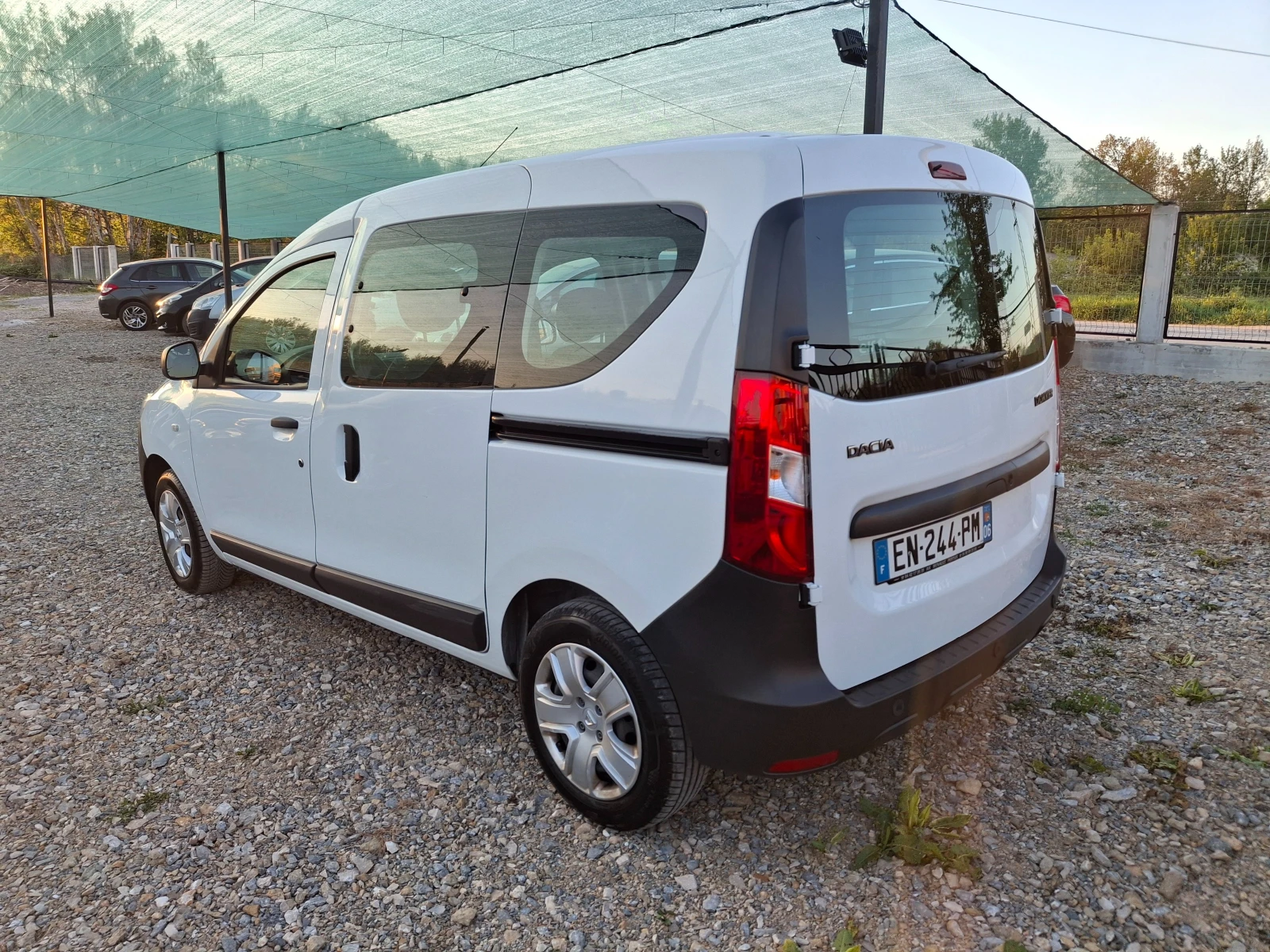Dacia Dokker 1.6    32000km - изображение 6