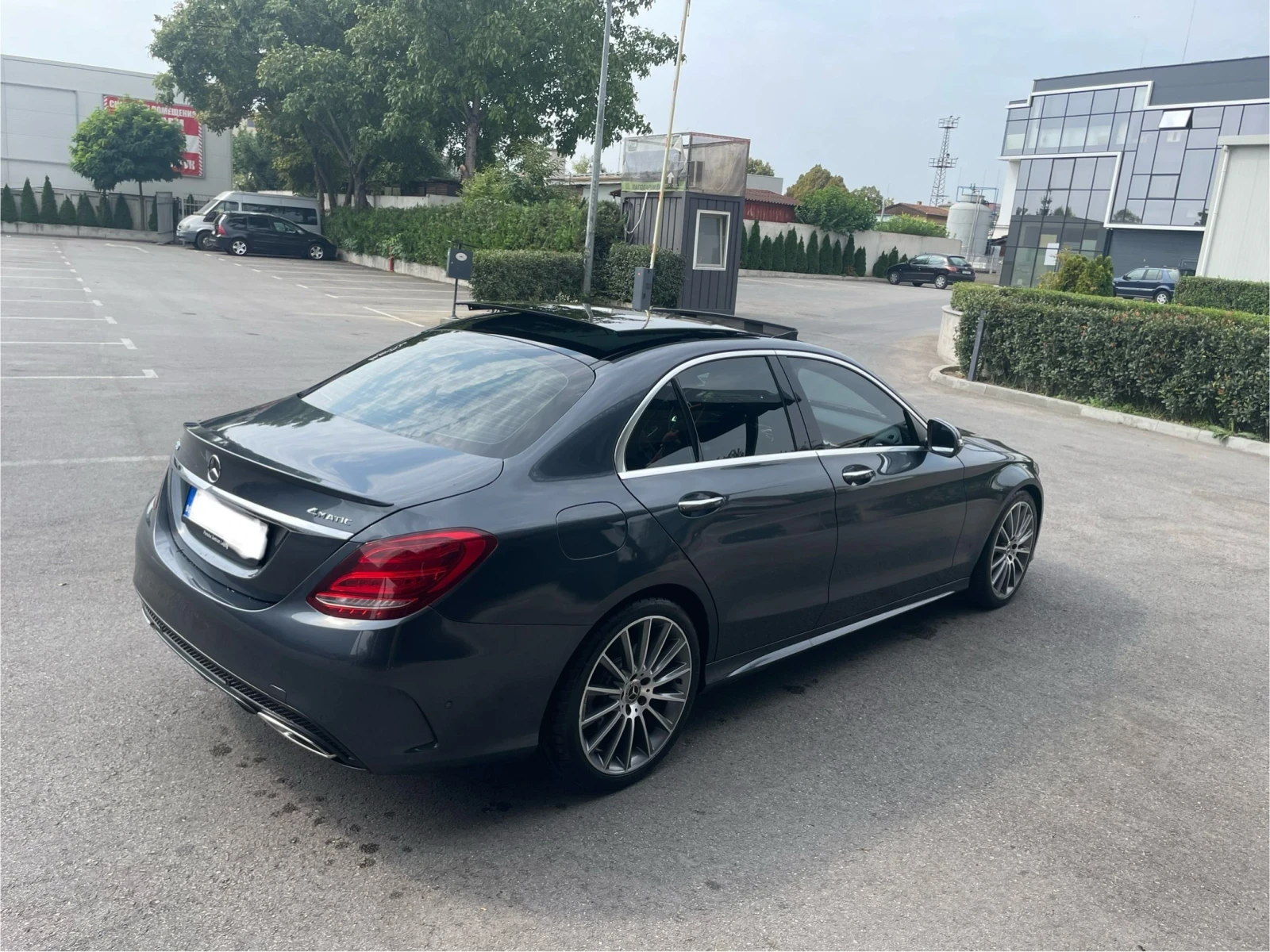Mercedes-Benz C 400 4Matic AMG Line - изображение 9