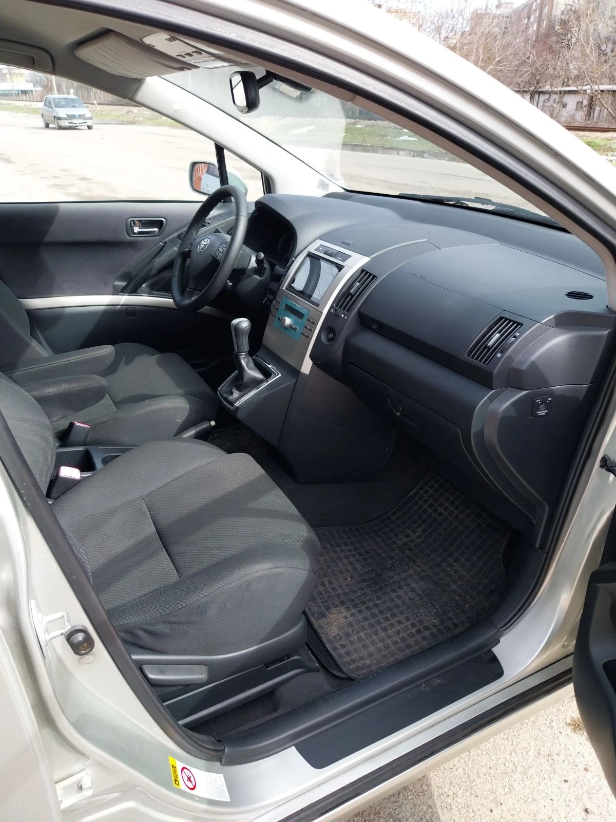 Toyota Corolla verso D-4D | Mobile.bg � ����������� 6