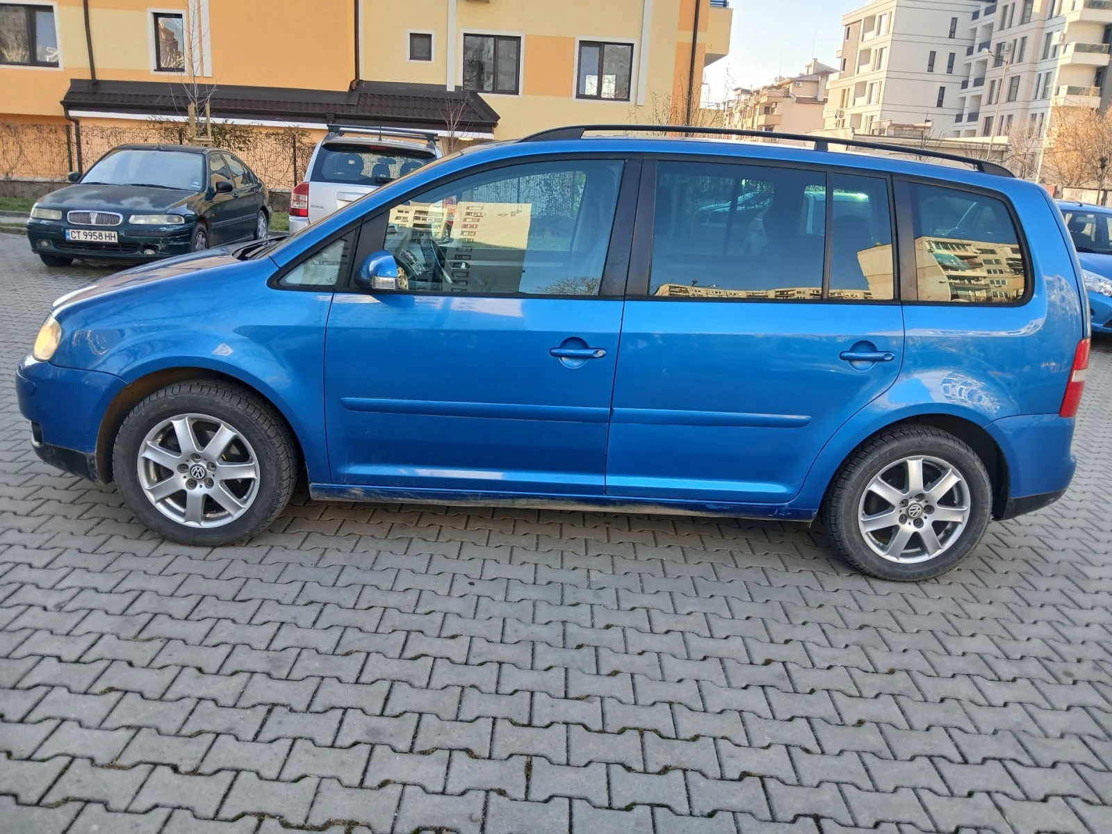VW Touran, снимка 3 - Автомобили и джипове - 53897119
