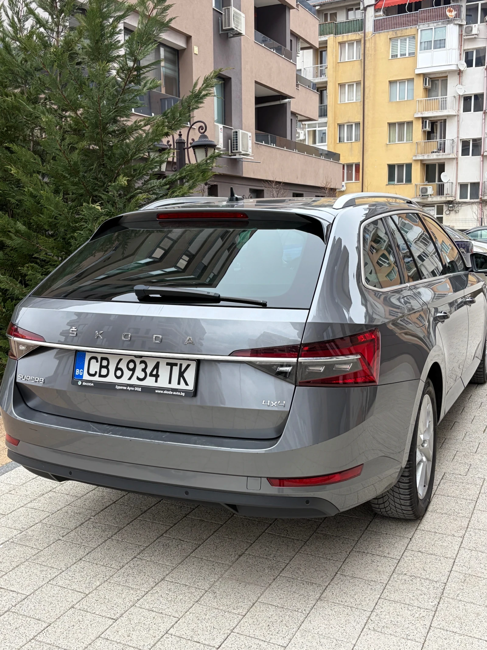 Skoda Superb 200к.с / 2.0D / 4x4, снимка 3 - Автомобили и джипове - 53931604