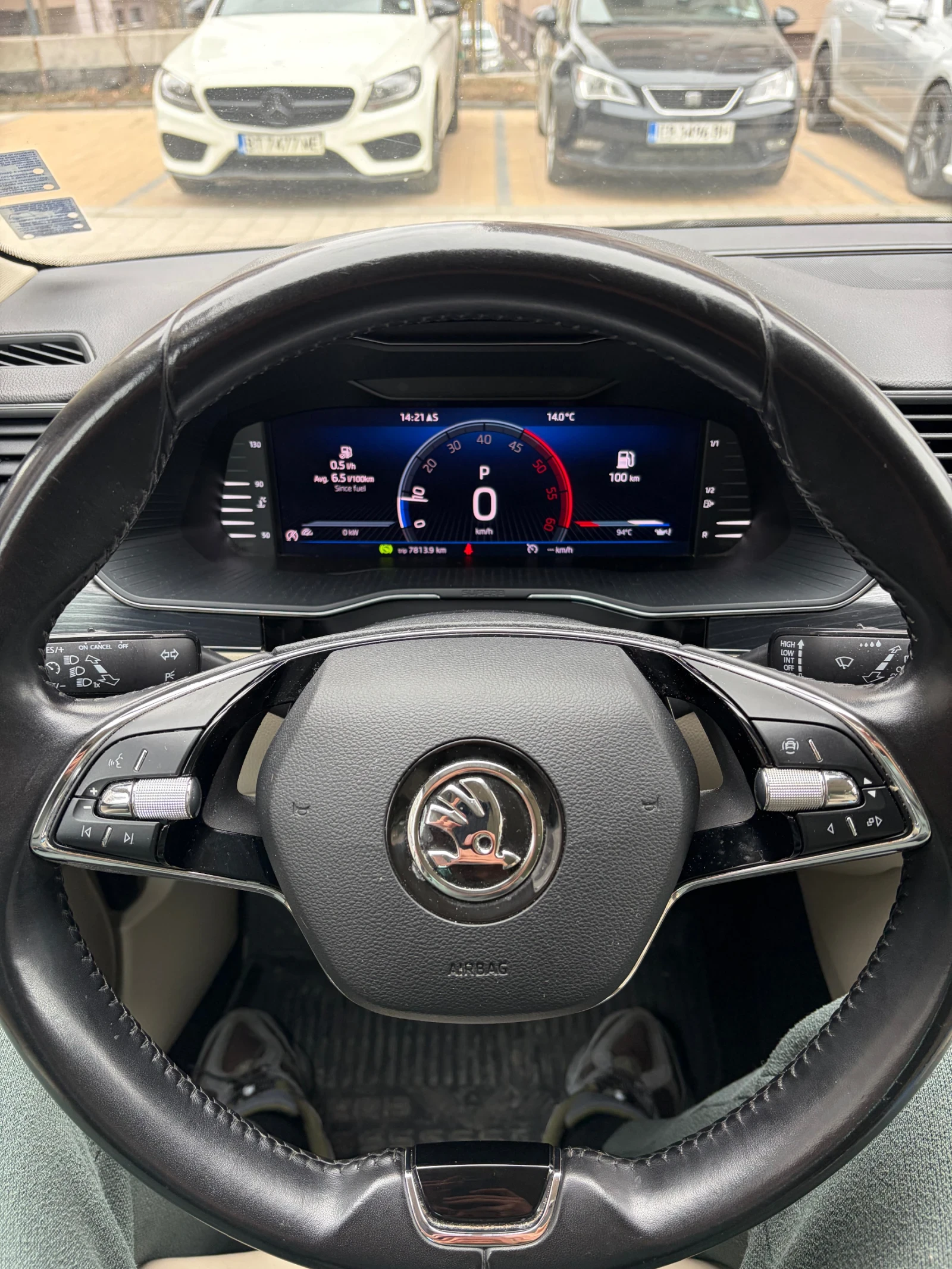 Skoda Superb 200к.с / 2.0D / 4x4, снимка 9 - Автомобили и джипове - 53931604