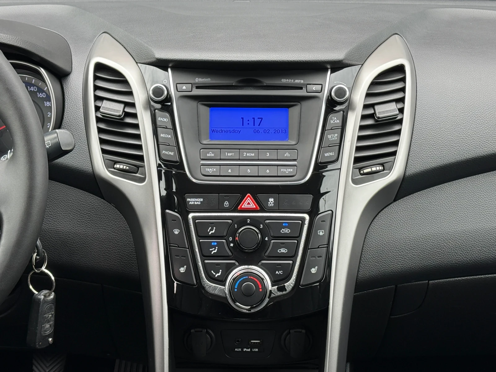 Hyundai I30 1.6CRDi, LED, * 118 000км* EURO 6B! KTEO OK! ТОП!, снимка 10 - Автомобили и джипове - 54206261