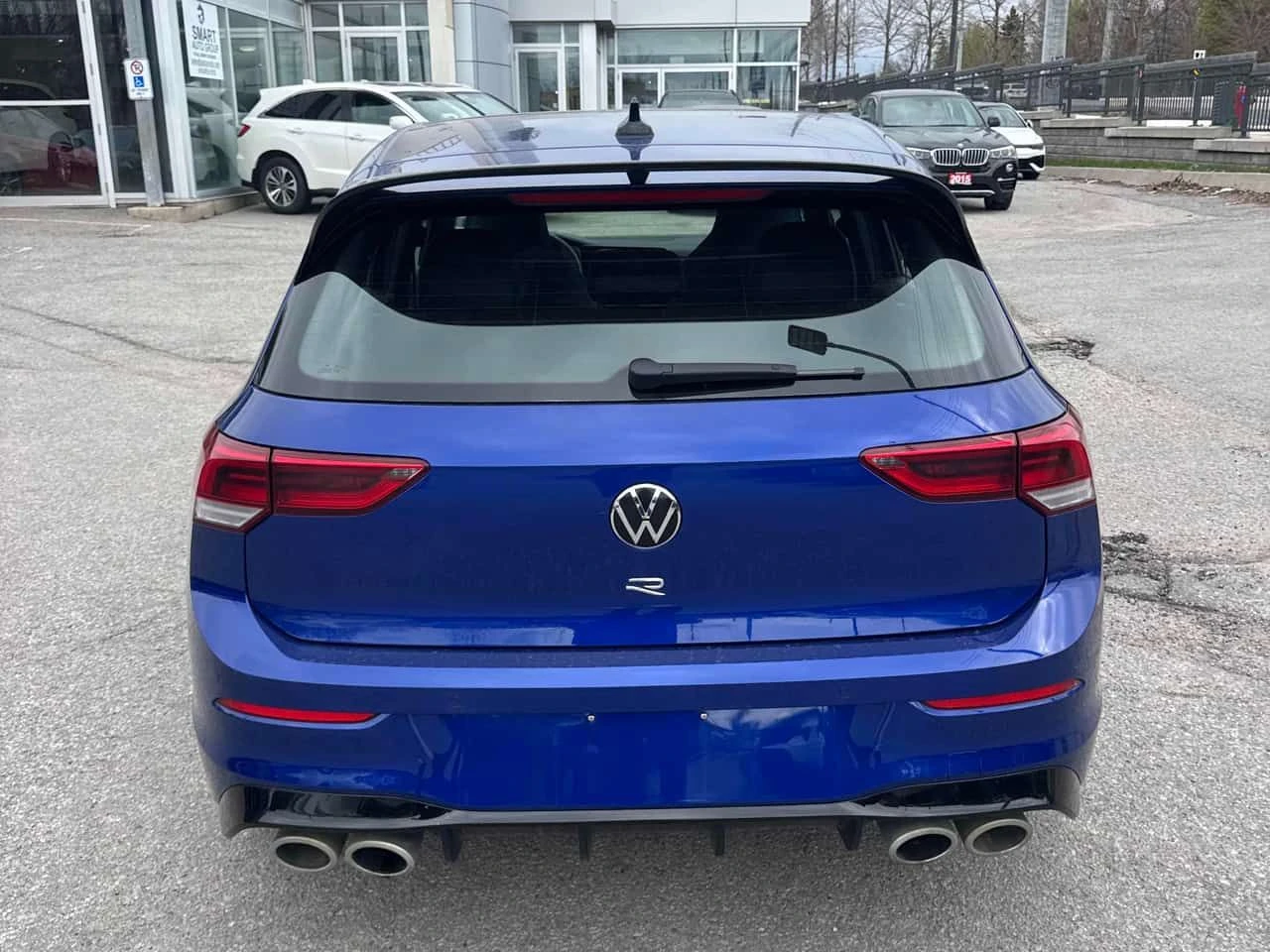 VW Golf R * РЪЧНИ СКОРОСТИ * CARFAX * ОБДУХВАНЕ * КЛИПОВЕ, снимка 4 - Автомобили и джипове - 54424011