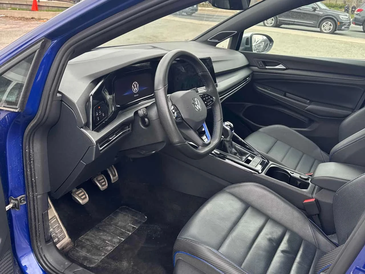 VW Golf R * РЪЧНИ СКОРОСТИ * CARFAX * ОБДУХВАНЕ * КЛИПОВЕ, снимка 5 - Автомобили и джипове - 54424011