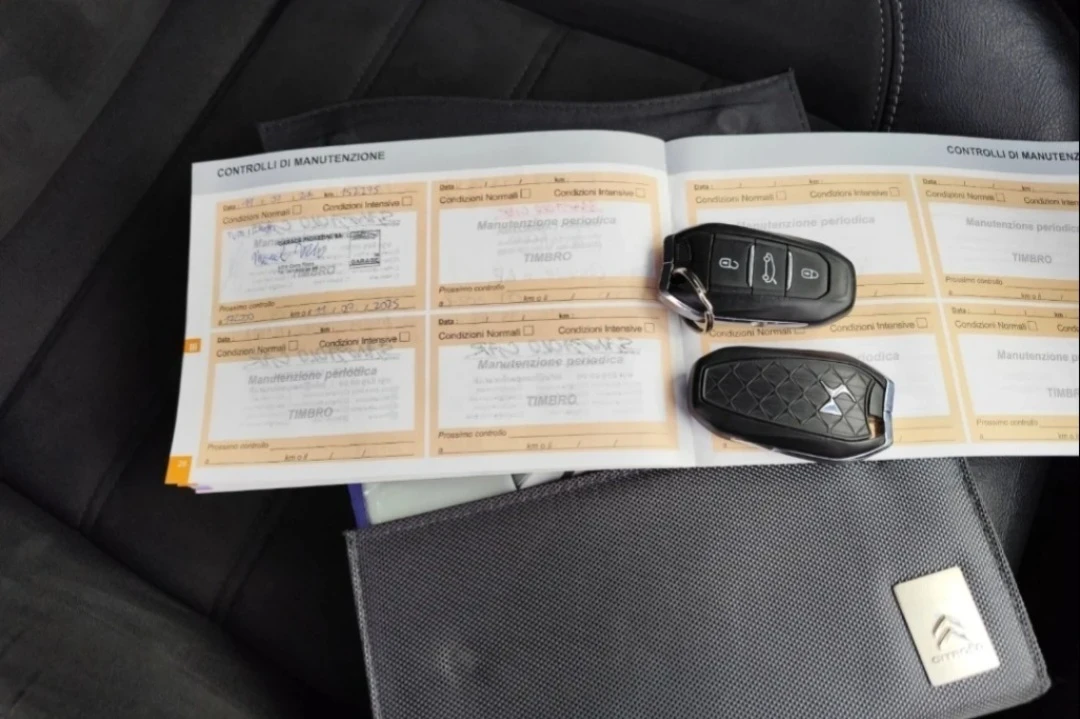 Citroen DS5 2.0hdi, снимка 14 - Автомобили и джипове - 54460016