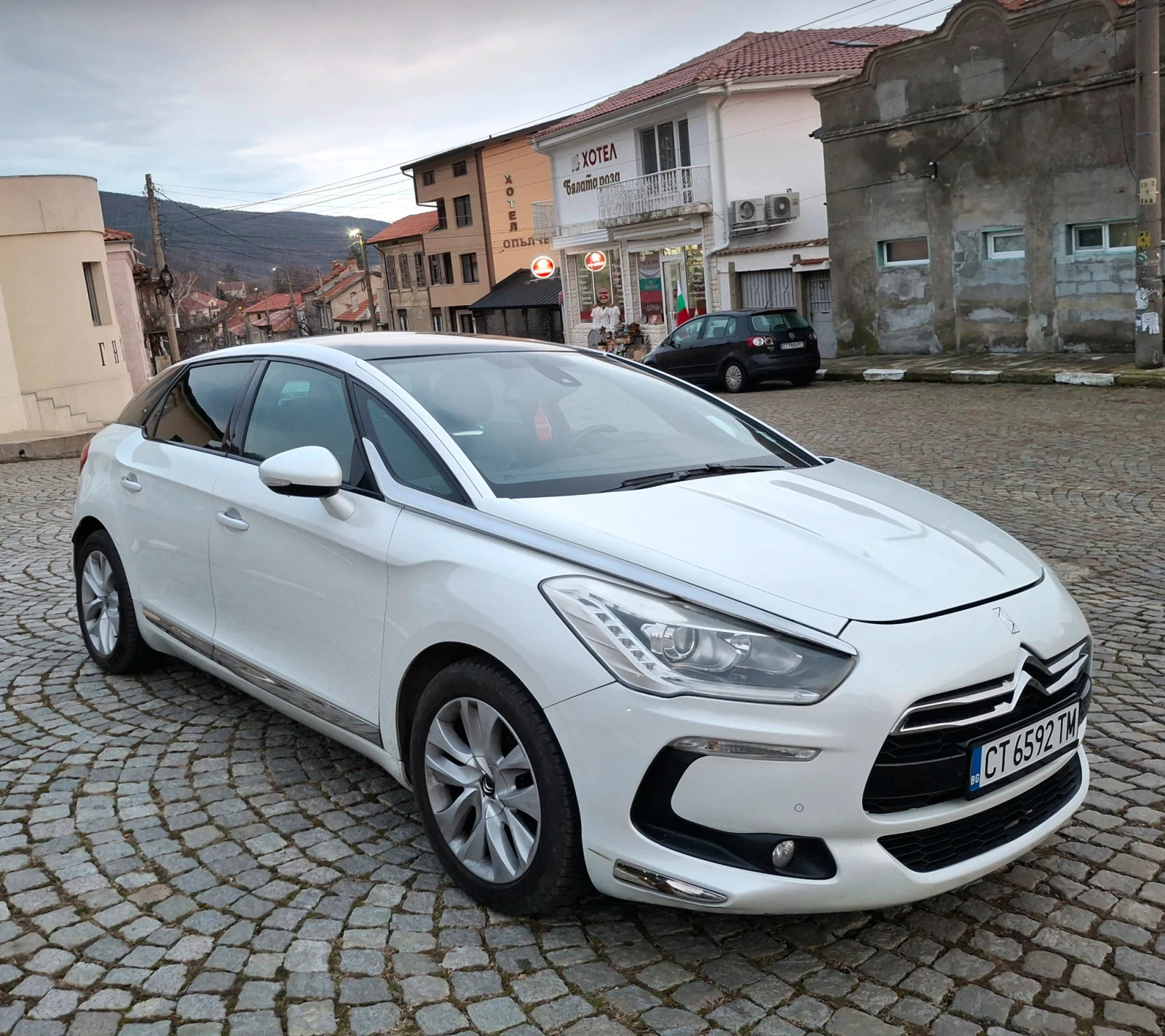 Citroen DS5 2.0hdi, снимка 2 - Автомобили и джипове - 54460016