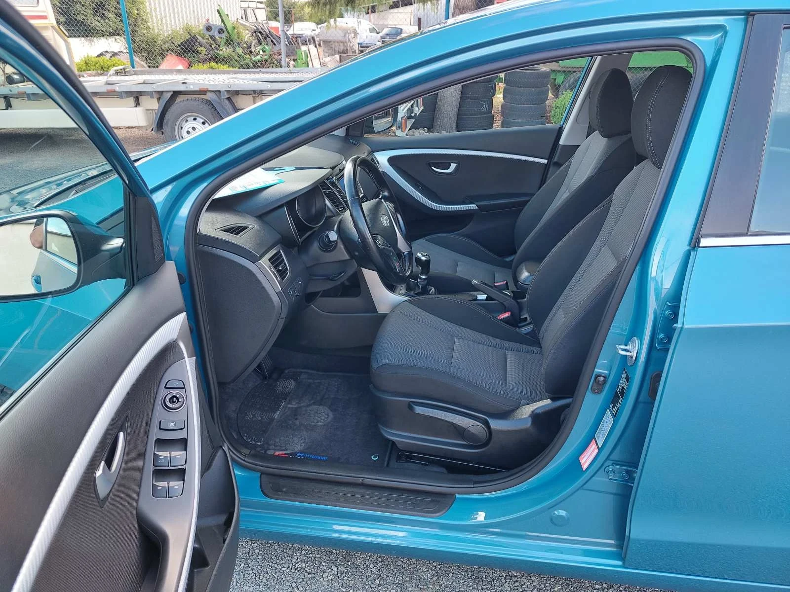 Hyundai I30 1.6i, 6ск, става за газ, снимка 9 - Автомобили и джипове - 54510616