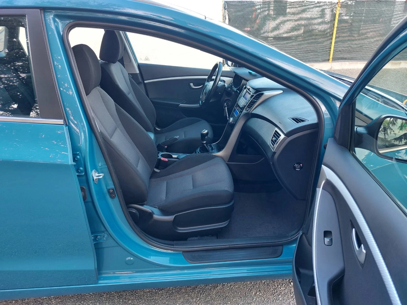 Hyundai I30 1.6i, 6ск, става за газ, снимка 15 - Автомобили и джипове - 54510616