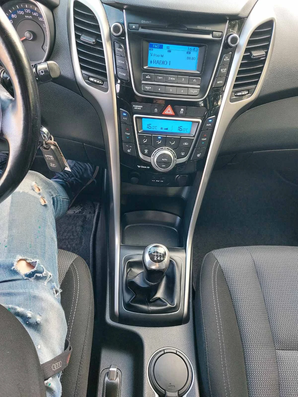 Hyundai I30 1.6i, 6ск, става за газ, снимка 5 - Автомобили и джипове - 54510616