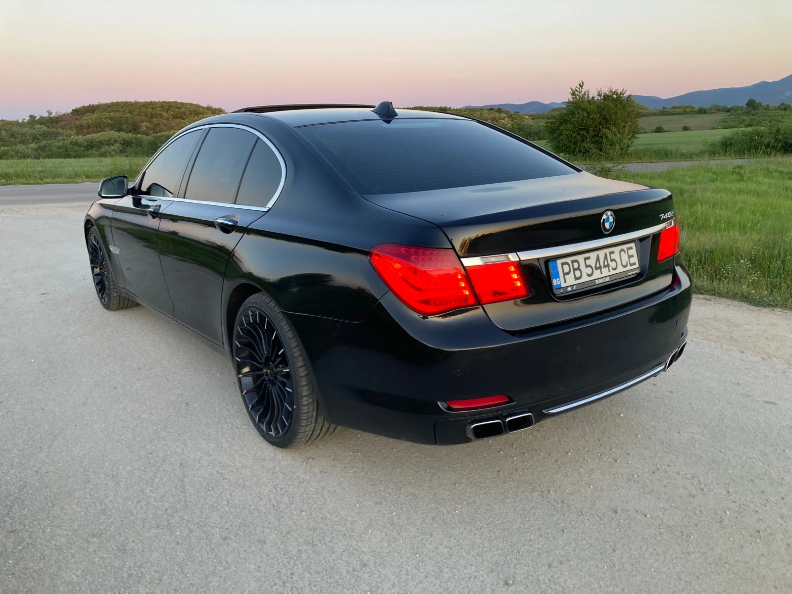 BMW 730 Обслужена / Вериги+ ZF / Реална история, снимка 8 - Автомобили и джипове - 54560104