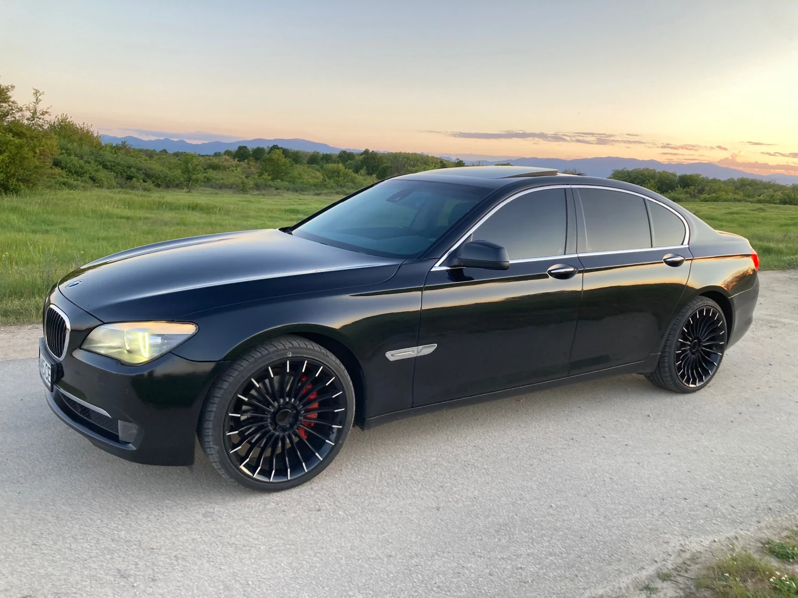 BMW 730 Обслужена / Вериги+ ZF / Реална история, снимка 5 - Автомобили и джипове - 54560104
