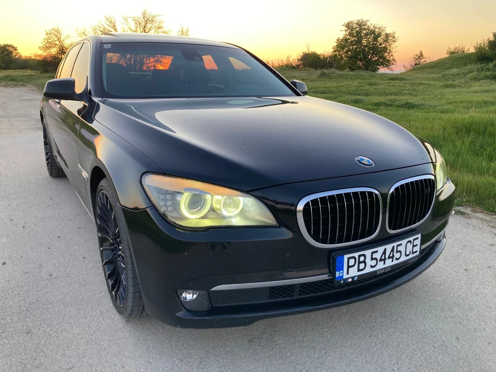 BMW 730 Обслужена / Вериги+ ZF / Реална история, снимка 4 - Автомобили и джипове - 54560104