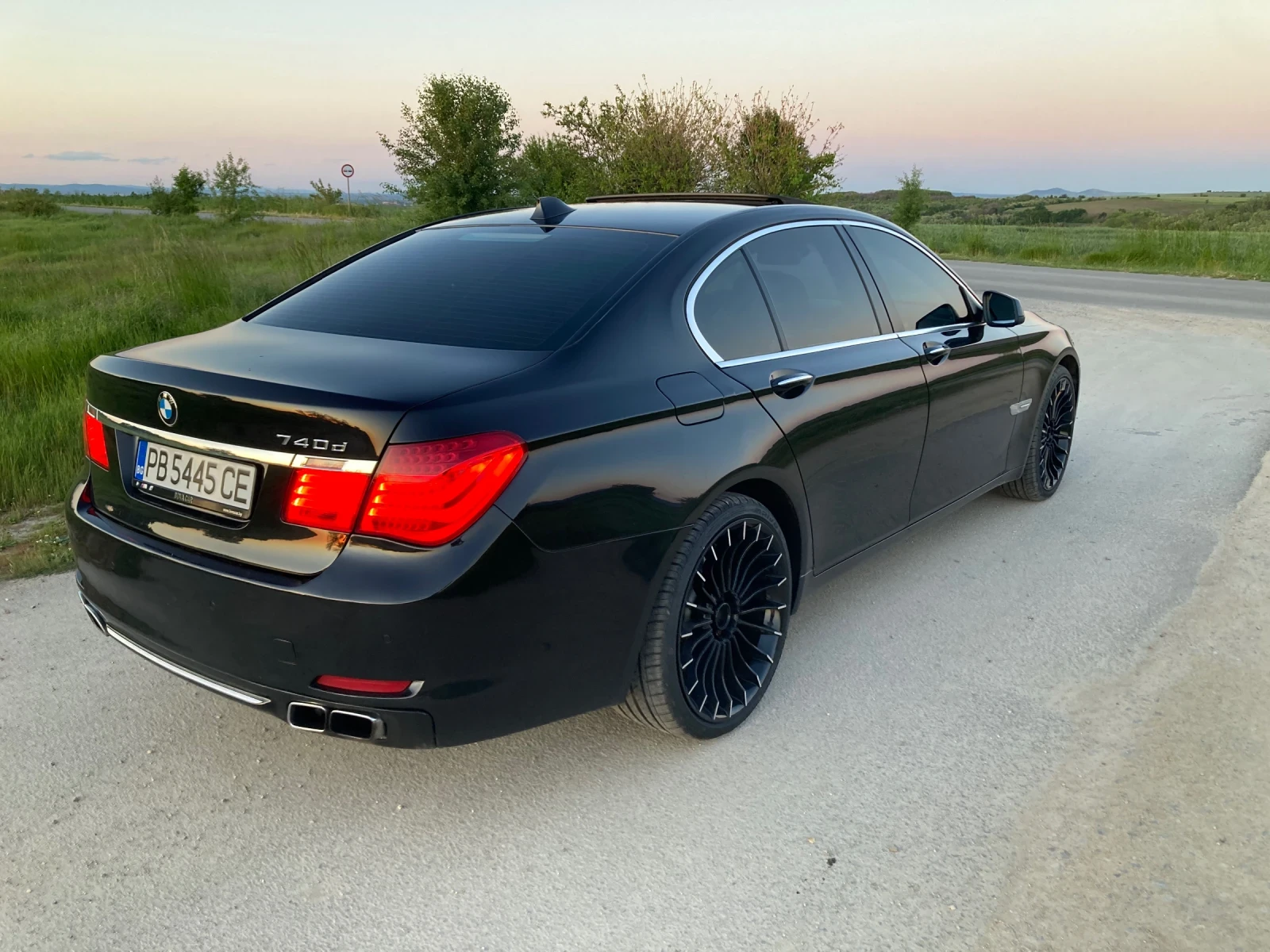 BMW 730 Обслужена / Вериги+ ZF / Реална история, снимка 6 - Автомобили и джипове - 54560104