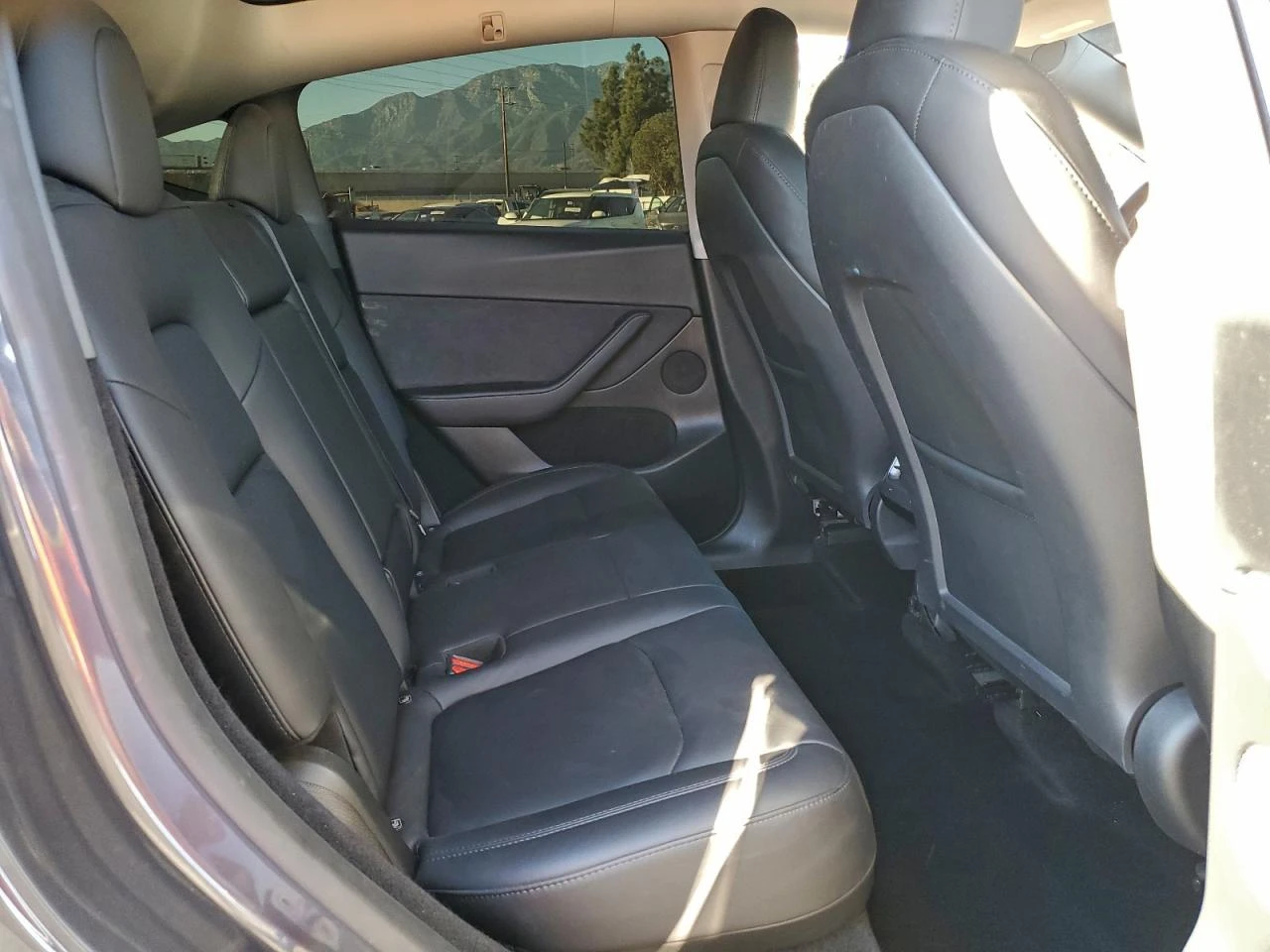 Tesla Model Y, снимка 11 - Автомобили и джипове - 54664184