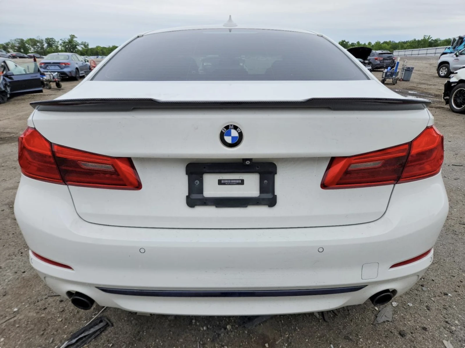 BMW 530 АВТОКРЕДИТ, снимка 6 - Автомобили и джипове - 54748084
