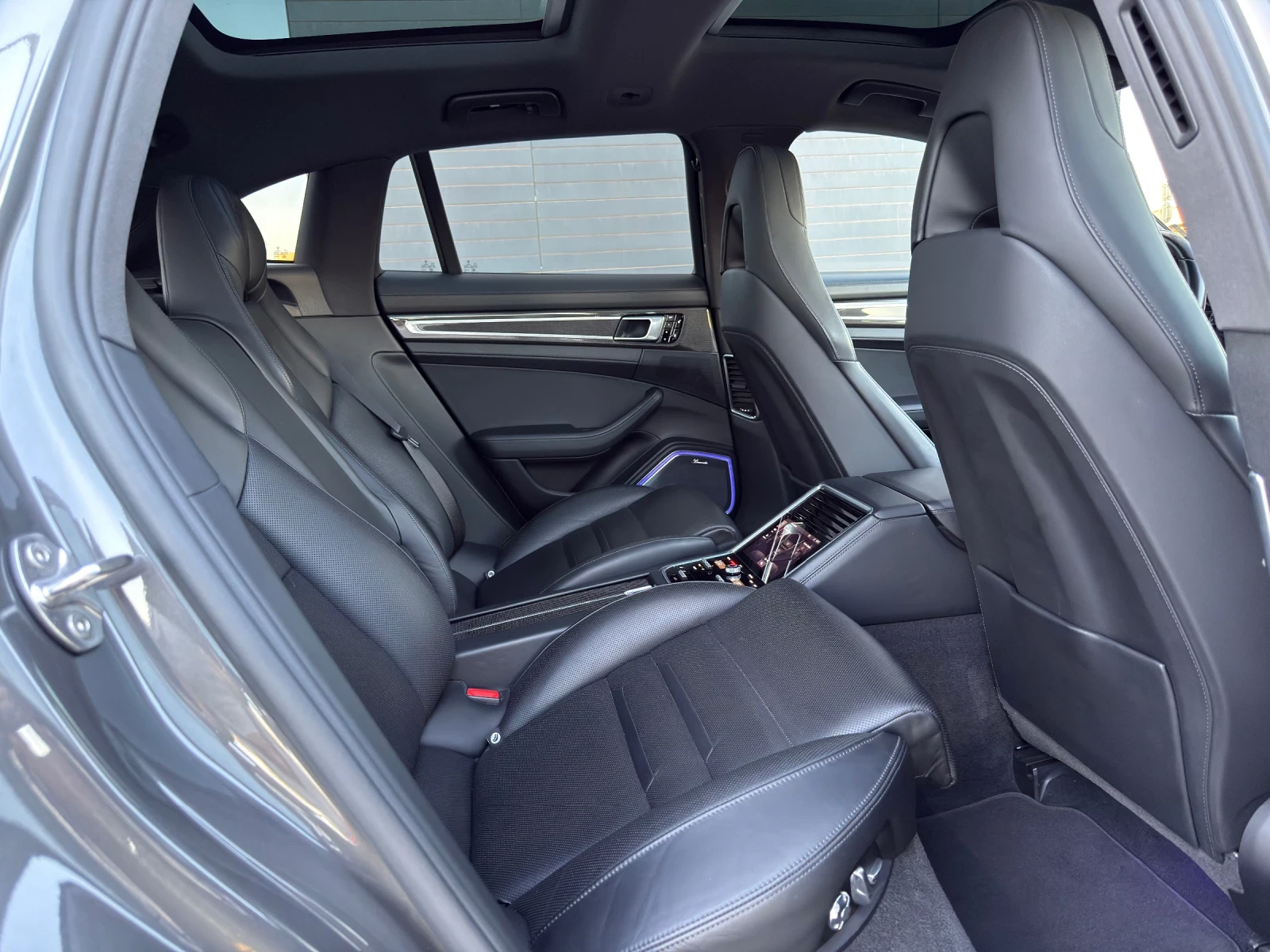 Porsche Panamera 4* E-Hybrid* Bi-Turbo* Sport Turismo* Chrono* FULL, снимка 9 - Автомобили и джипове - 56040328