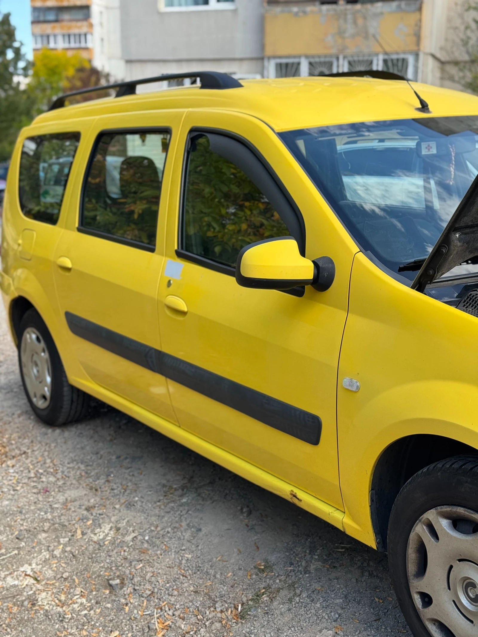 Dacia Logan, снимка 4 - Автомобили и джипове - 56299317