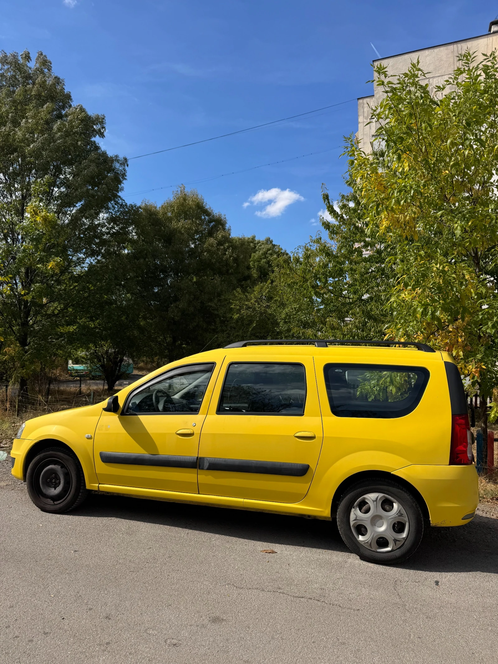Dacia Logan, снимка 5 - Автомобили и джипове - 56299317