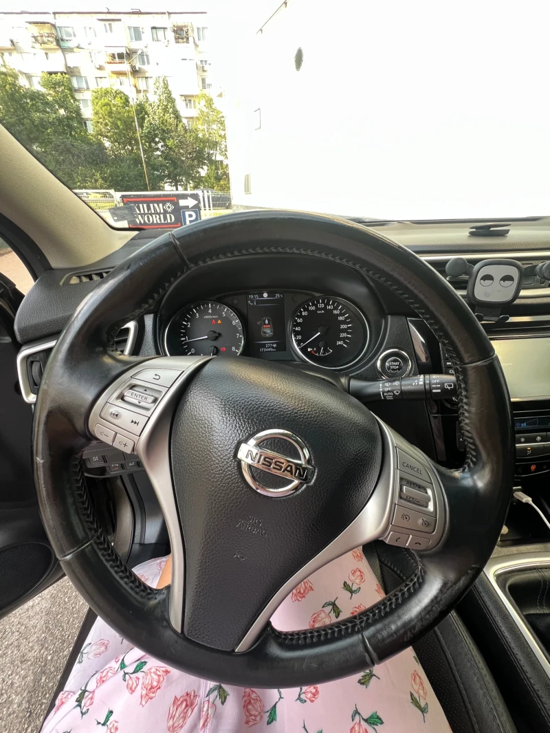 Nissan Qashqai, снимка 6 - Автомобили и джипове - 52081943