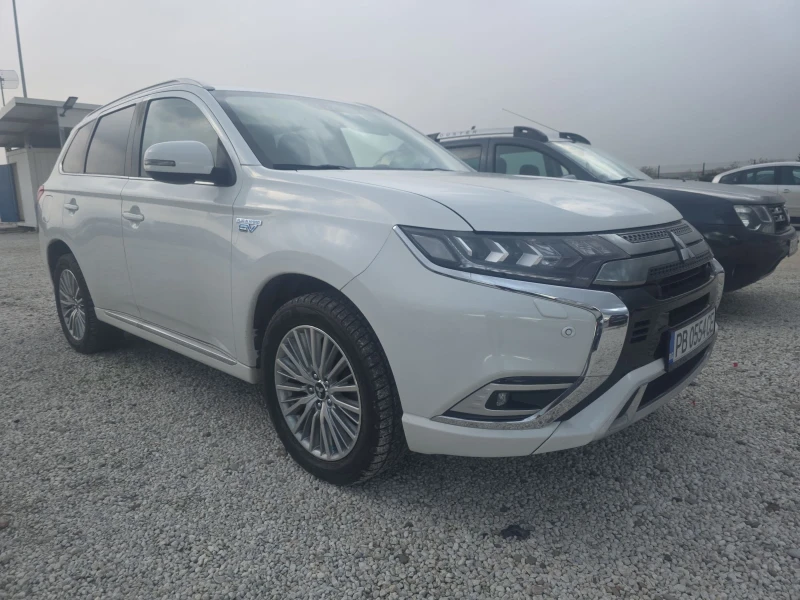 Mitsubishi Outlander 2.5, Plug Hibrid, 4WD, Top, снимка 8 - Автомобили и джипове - 52495156