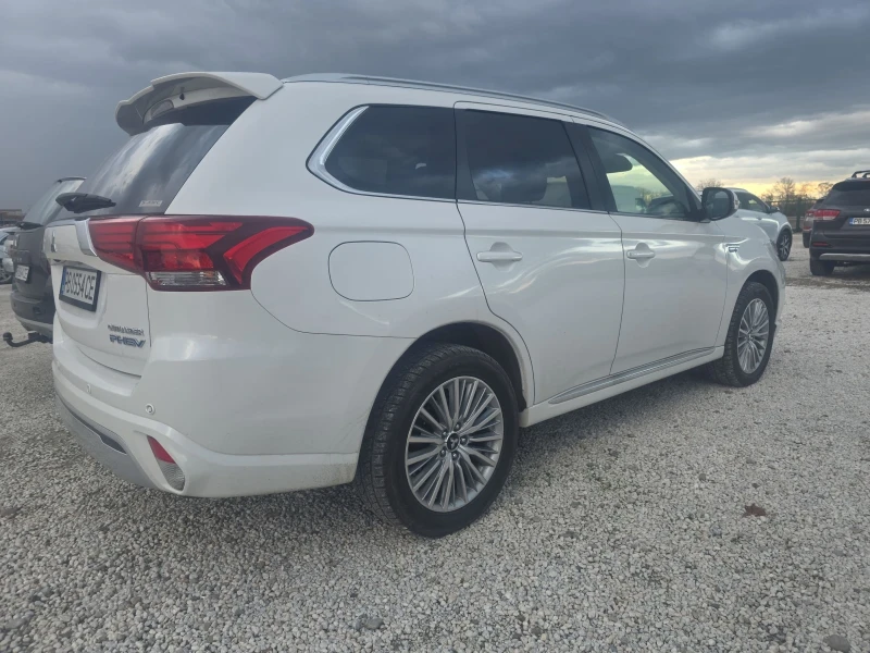 Mitsubishi Outlander 2.5, Plug Hibrid, 4WD, Top, снимка 7 - Автомобили и джипове - 52495156