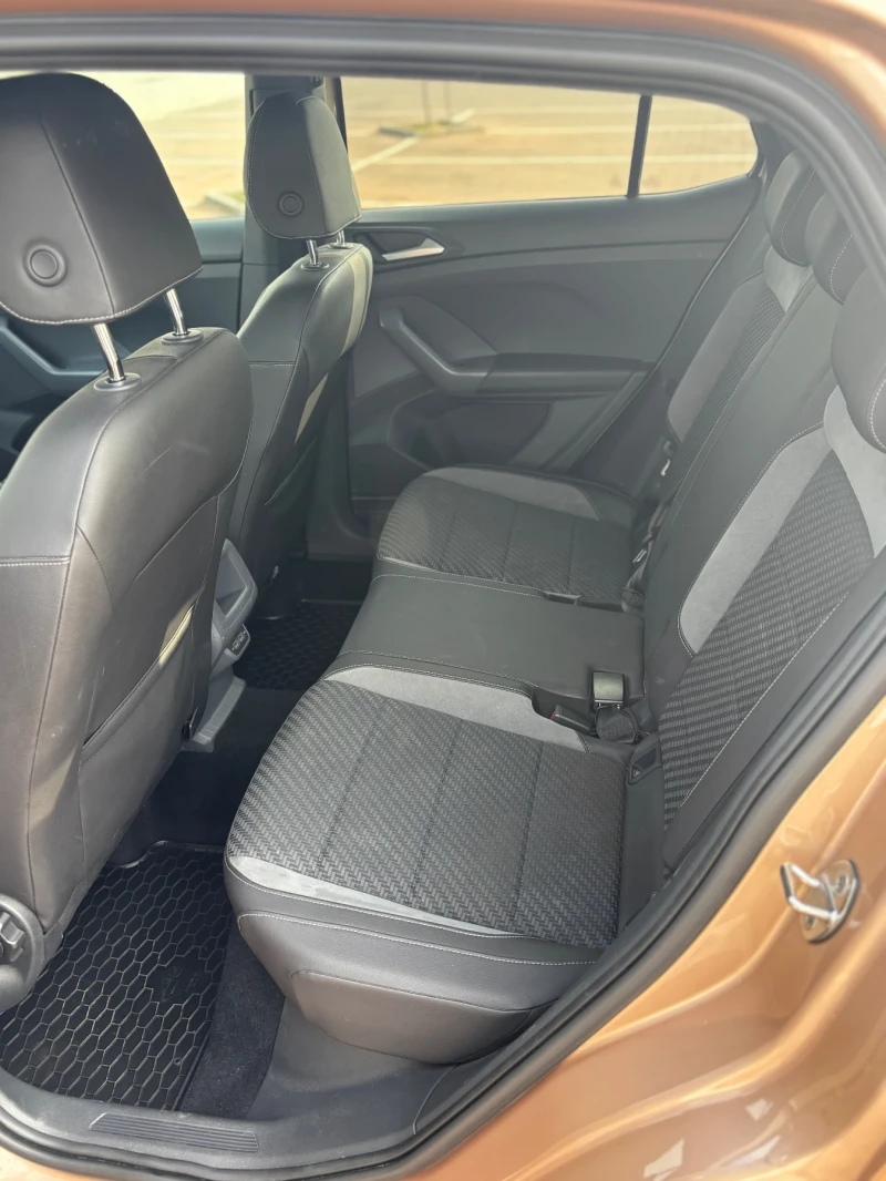 VW T-Cross R-Line, снимка 9 - Автомобили и джипове - 53125907
