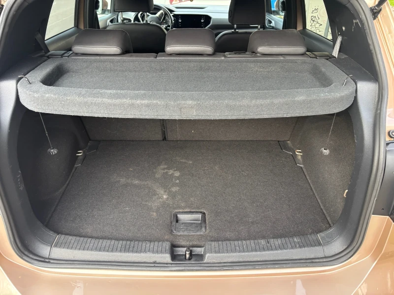 VW T-Cross R-Line, снимка 8 - Автомобили и джипове - 53125907