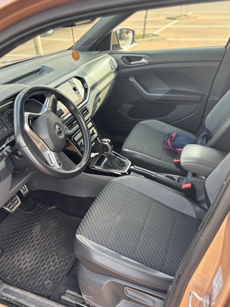 VW T-Cross R-Line, снимка 5 - Автомобили и джипове - 53125907
