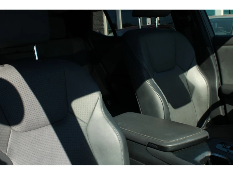 Lexus RZ 450E * * AWD * * CARFAX * * АВТО КРЕДИТ * * , снимка 8 - Автомобили и джипове - 53303981