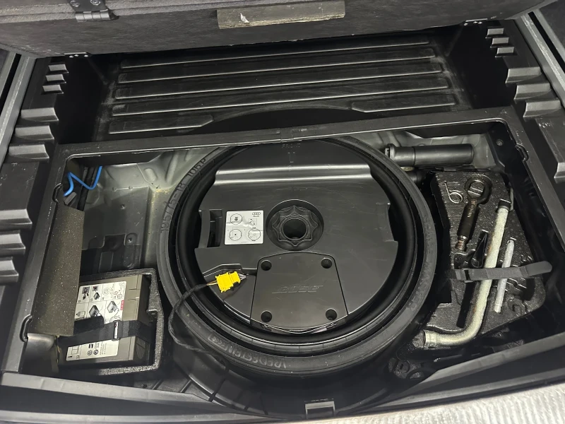 Audi Q7 4.2TDi Facelift 3xSline Executive FULL БЕЗ АНАЛОГ!, снимка 14 - Автомобили и джипове - 53557458