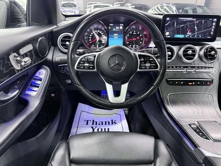 Mercedes-Benz GLC AMG PKG| NAV| CARPLAY| 360CAM| BSM| FCW| LKA| PANO, снимка 8 - Автомобили и джипове - 53985036