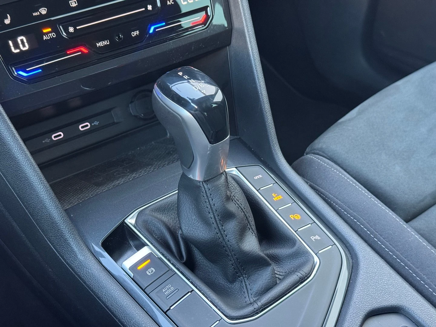 VW Tiguan Elegance 1.4 eHybrid OPF DSG | Mobile.bg — изображение 12