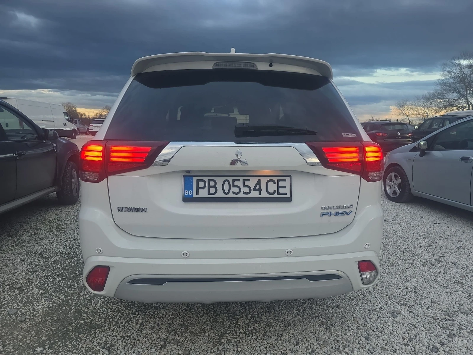 Mitsubishi Outlander 2.5, Plug Hibrid, 4WD, Top | Mobile.bg   2