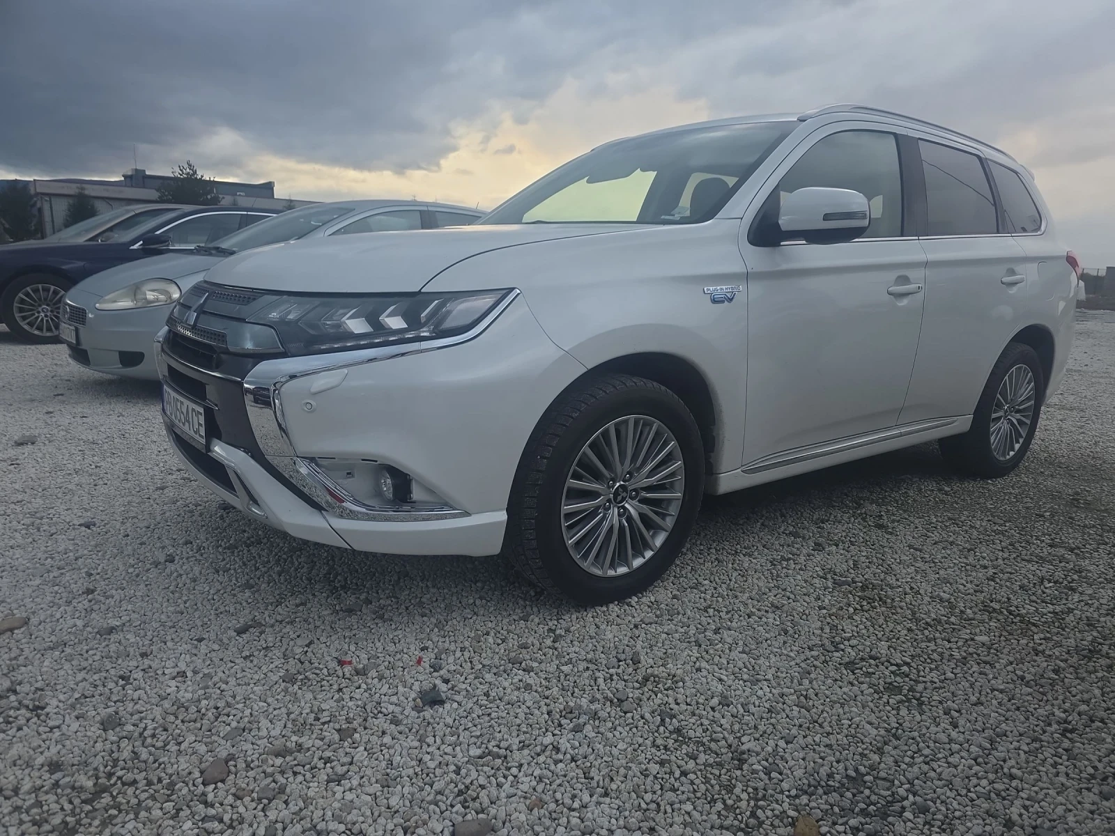 Mitsubishi Outlander 2.5, Plug Hibrid, 4WD, Top | Mobile.bg   7