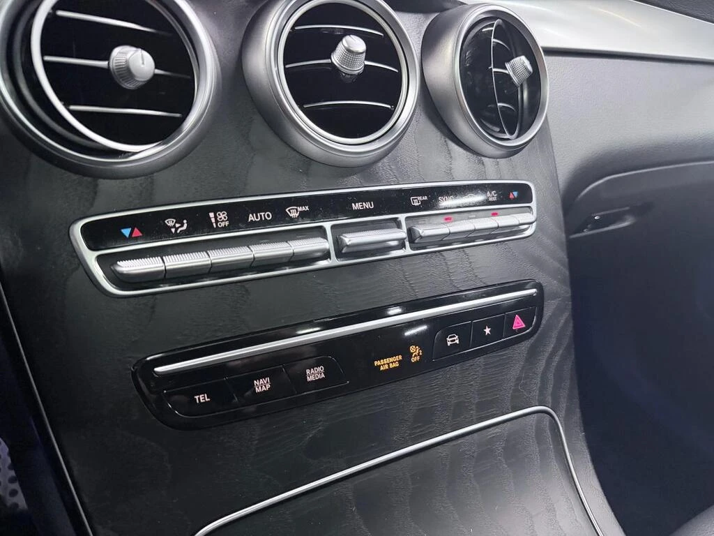 Mercedes-Benz GLC AMG PKG| NAV| CARPLAY| 360CAM| BSM| FCW| LKA| PANO, снимка 15 - Автомобили и джипове - 53985036
