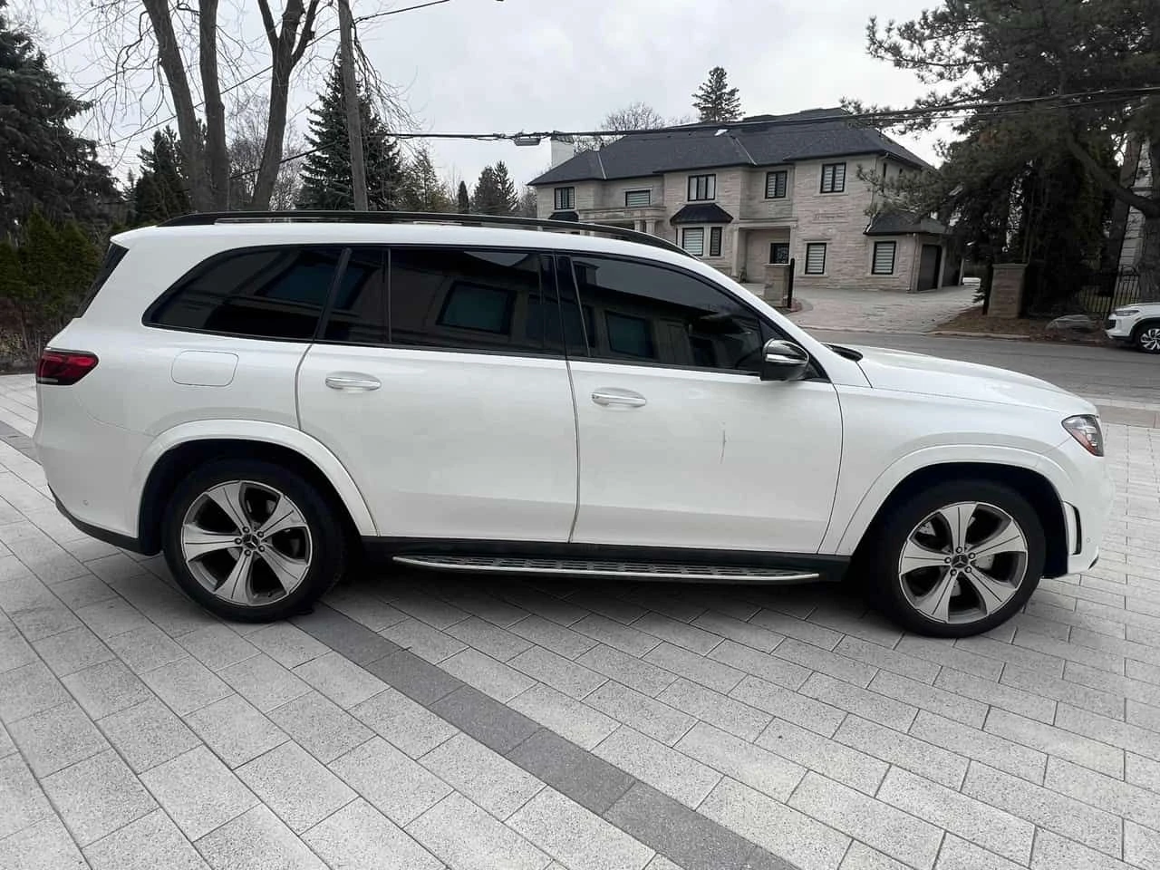 Mercedes-Benz GLS 450 BURMESTER/ПАНОРАМА/ДИСТРОНИК/360/HUD/ГУМИ+ ДЖАНТИ, снимка 4 - Автомобили и джипове - 54061626