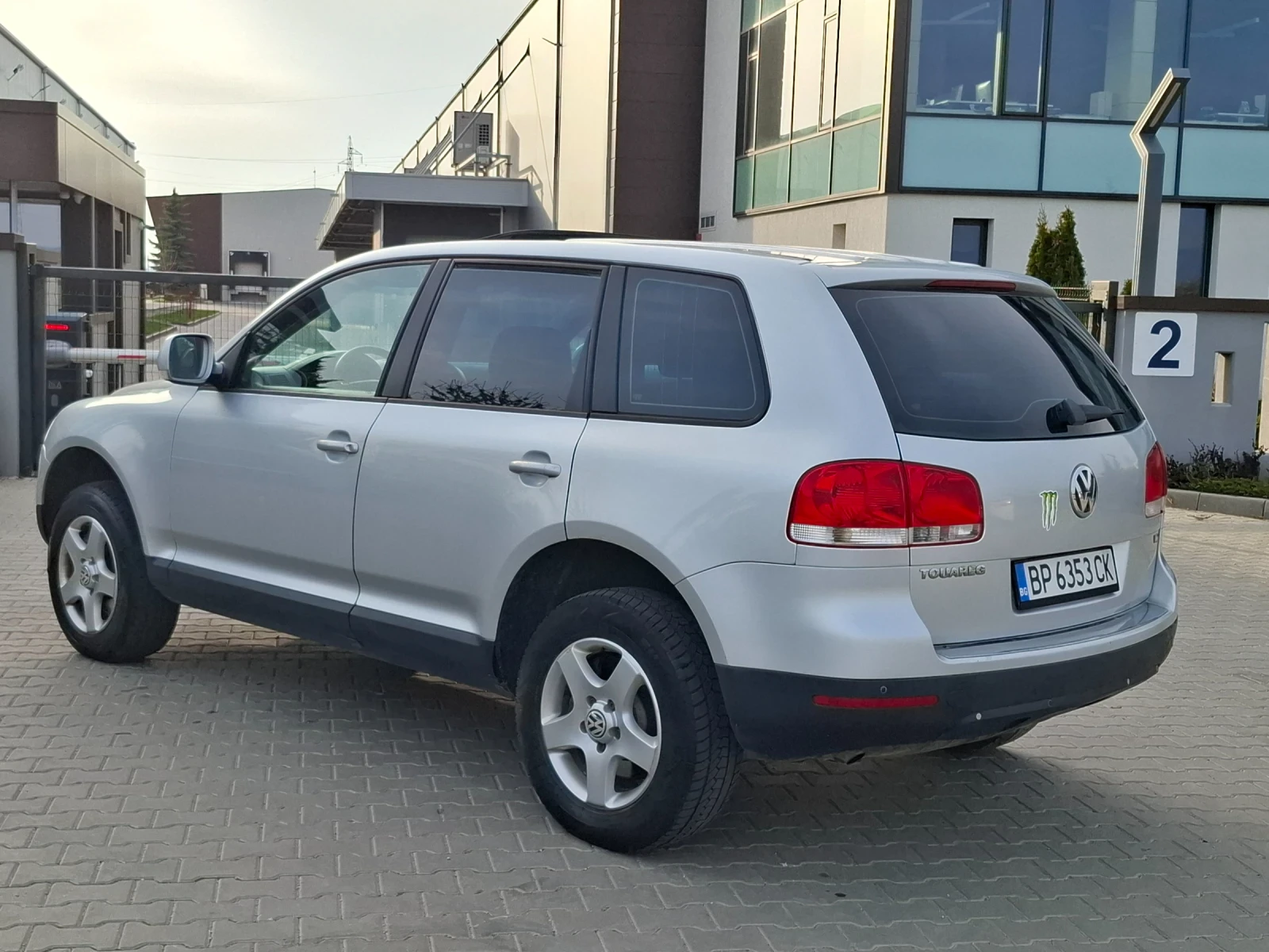 VW Touareg 3.2I* (220кс)* * GAZ* * TOП СЪСТОЯНИЕ* * , снимка 5 - Автомобили и джипове - 54184007