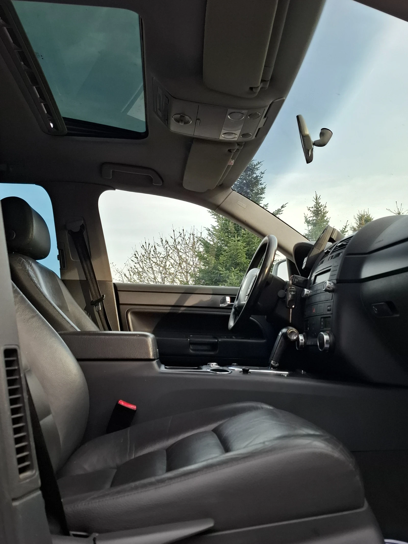 VW Touareg 3.2I* (220кс)* * GAZ* * TOП СЪСТОЯНИЕ* * , снимка 16 - Автомобили и джипове - 54184007