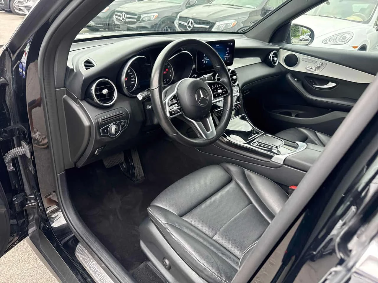 Mercedes-Benz GLC 300 4MATIC/ПАНОРАМА/ПОДГРЕВИ/360, снимка 7 - Автомобили и джипове - 54459807