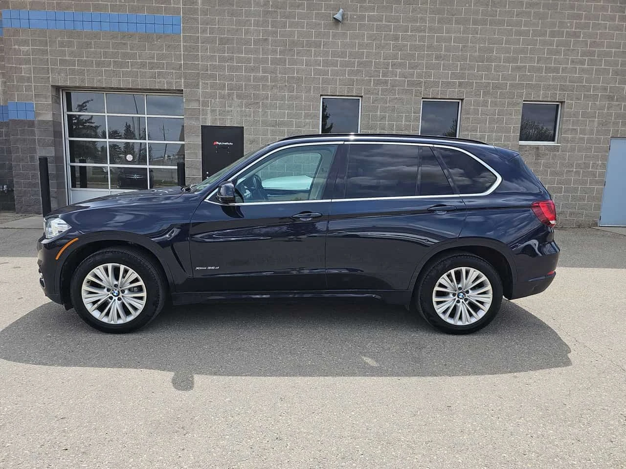 BMW X5 * xDrive35d * ПОДГРЕВИ * H/K * ПАНО * CARFAX, снимка 11 - Автомобили и джипове - 54647801