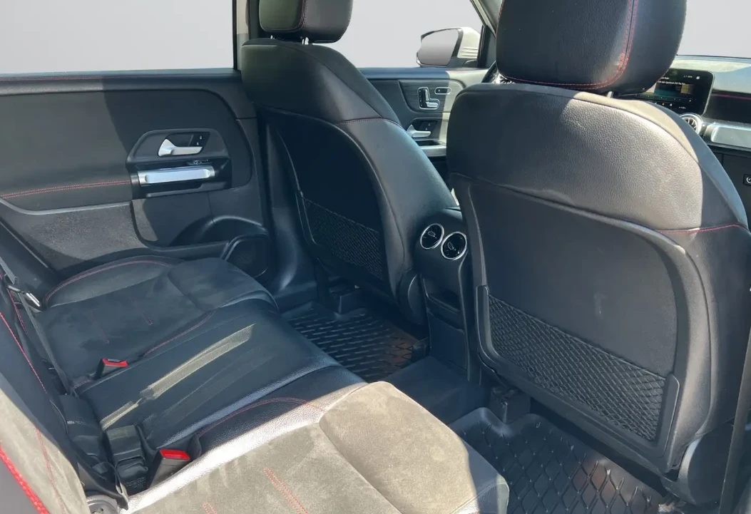 Mercedes-Benz GLB 250 AMG pack 4Matic, снимка 12 - Автомобили и джипове - 55009863