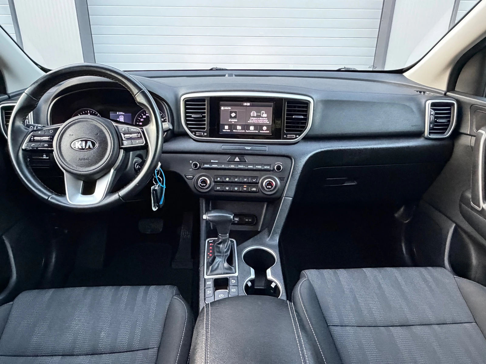 Kia Sportage 1.6CRDI* FACE* AVTOMAT* LED* 10.10.2020, снимка 12 - Автомобили и джипове - 55621890