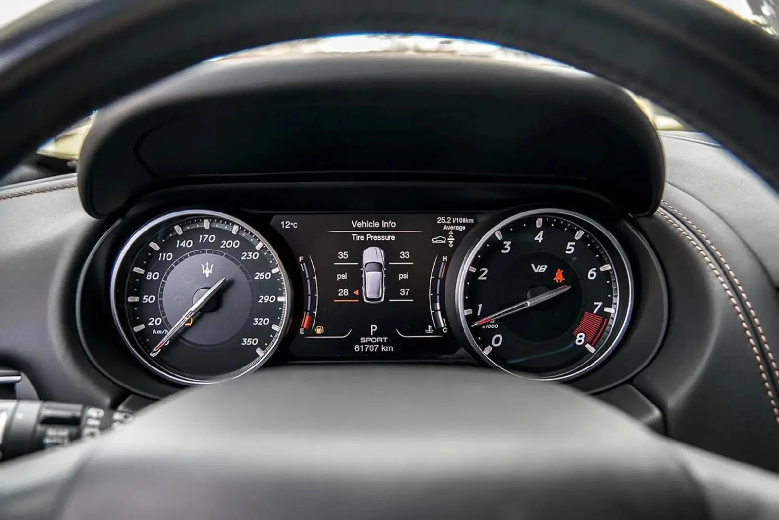 Maserati Levante 3.8 V8 Trofeo* Factory Ferrari Engine* CarbonPack, снимка 17 - Автомобили и джипове - 56004740