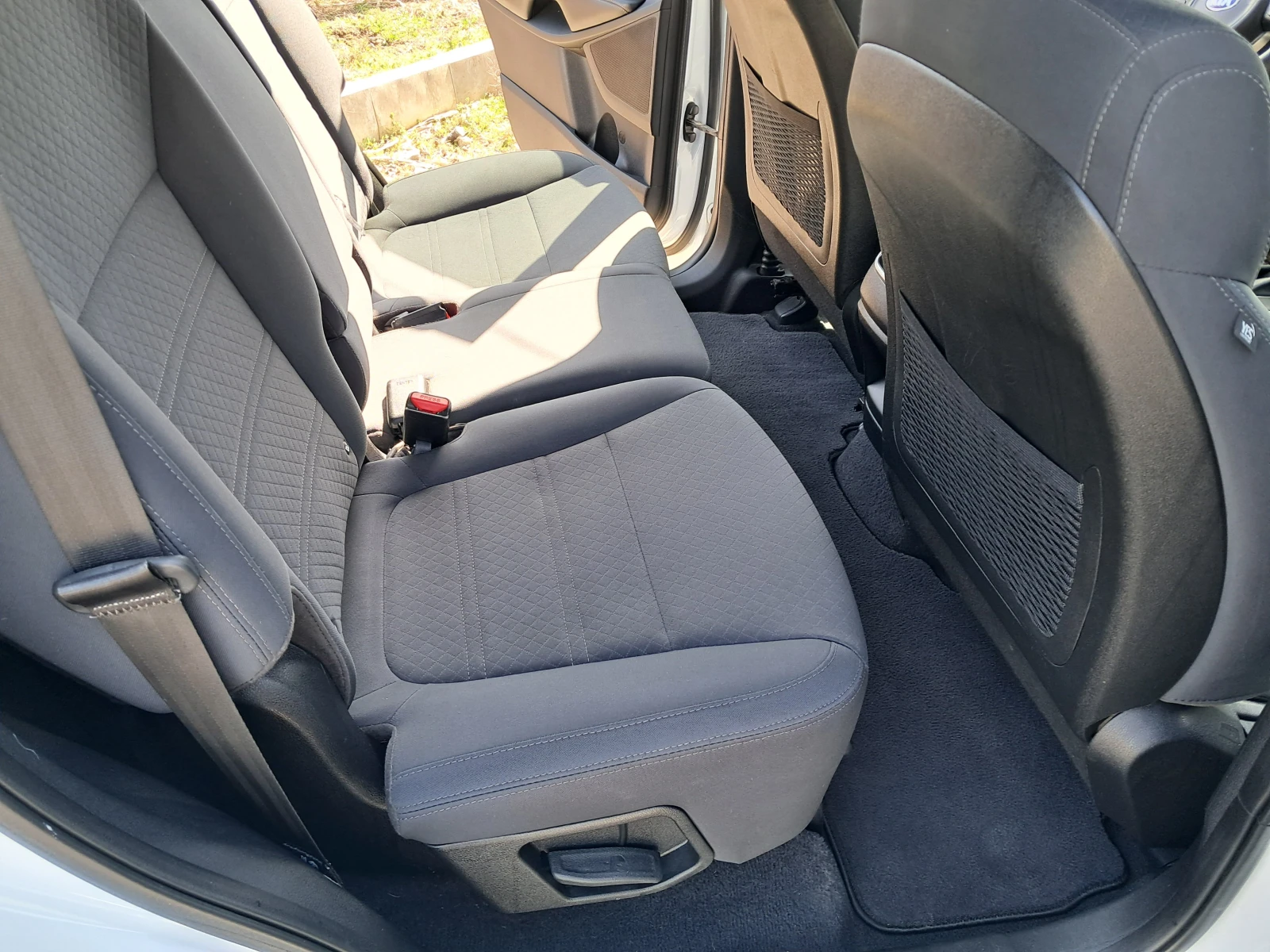 Kia Sorento 2.4 AWD, снимка 8 - Автомобили и джипове - 56446450