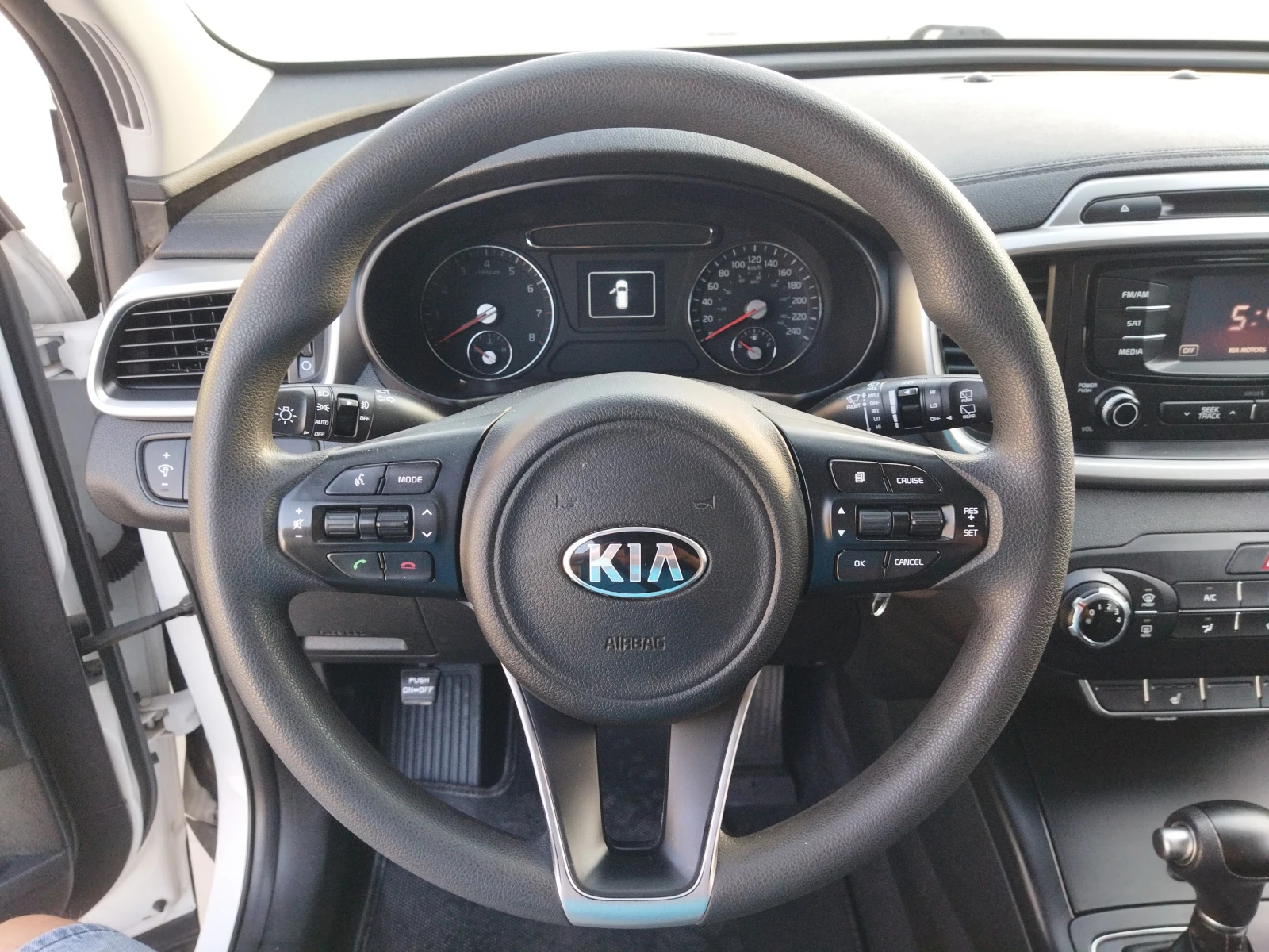 Kia Sorento 2.4 AWD, снимка 10 - Автомобили и джипове - 56446450